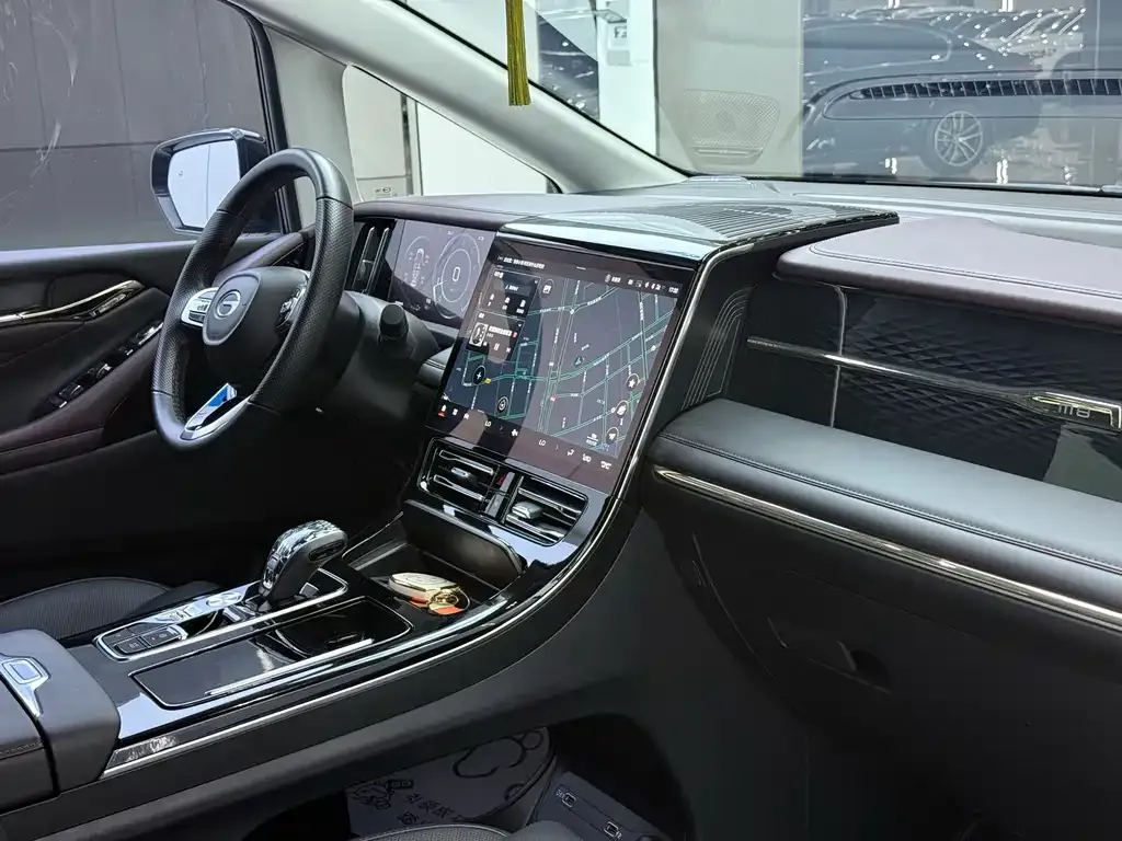 GAC Motor Trumpchi M8 — фото 3