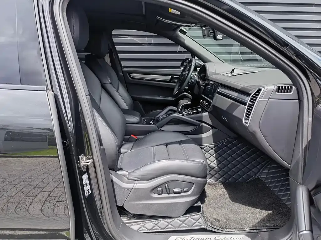 Porsche Cayenne Hybrid — фото 6
