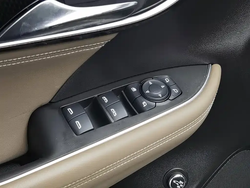 Buick Envision Plus — фото 8