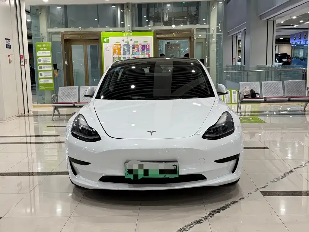 Tesla Model 3 — фото 7