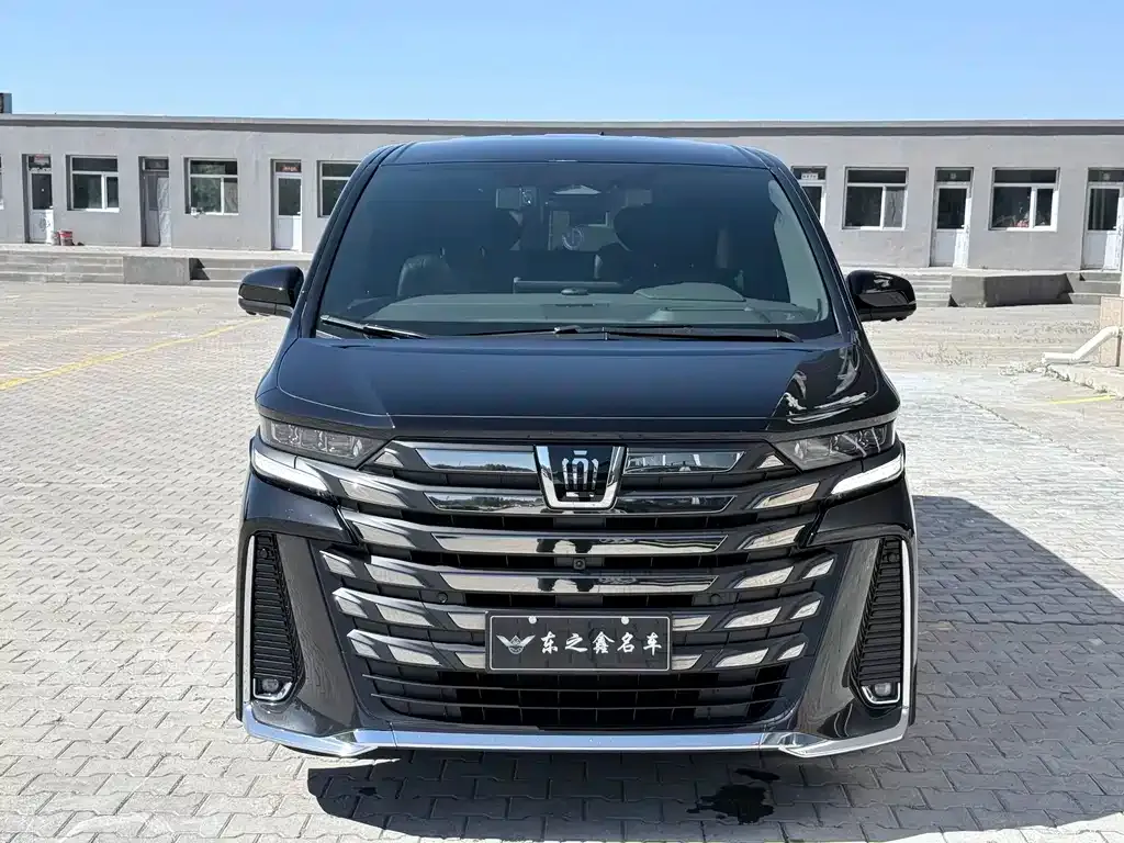Toyota Vellfire — фото 4