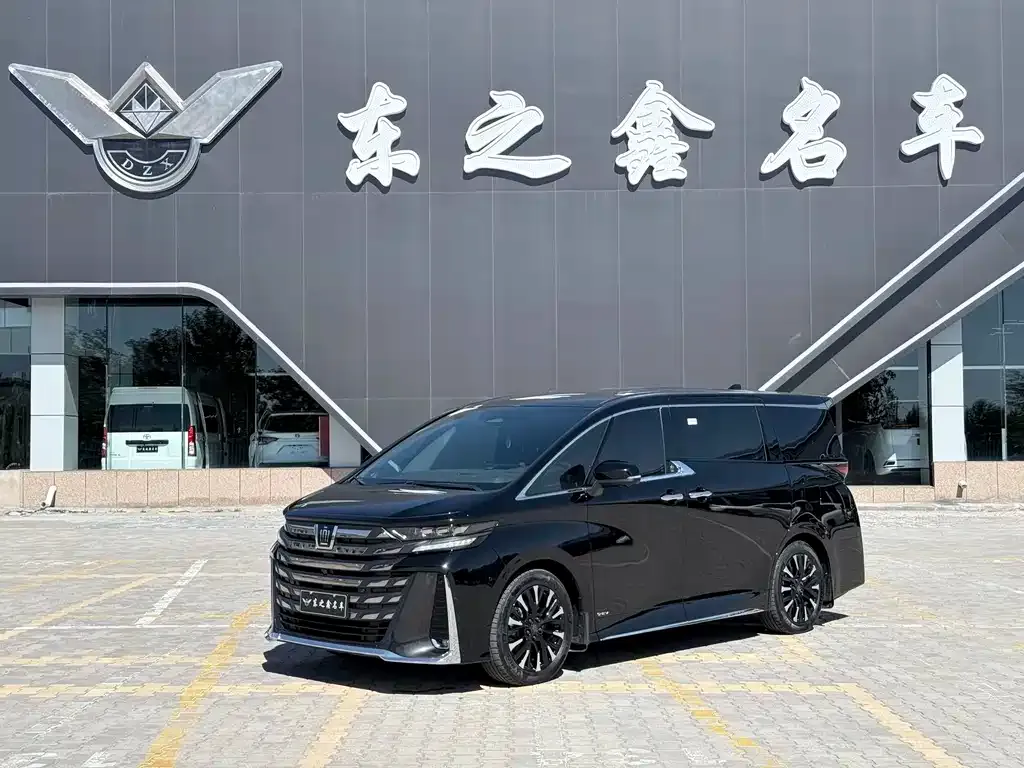 Toyota Vellfire — фото 2