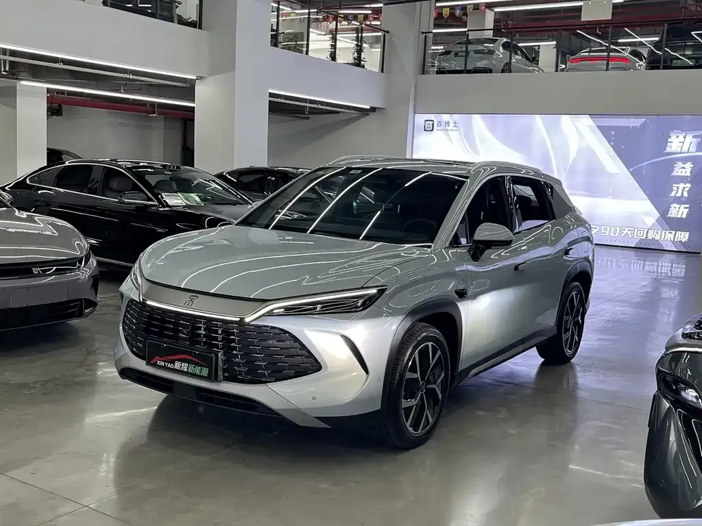 BYD L DM-i — фото 1