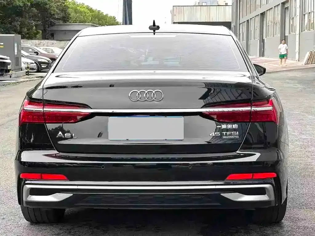 Audi A6L — фото 2