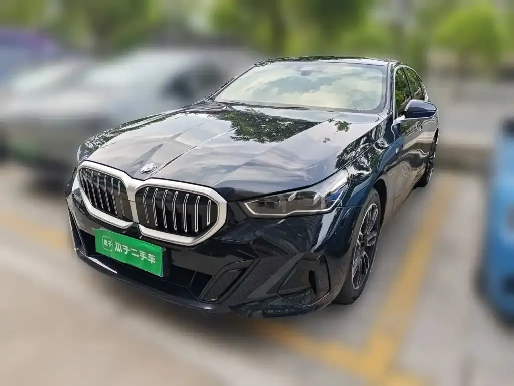 BMW 5 Series — фото 9