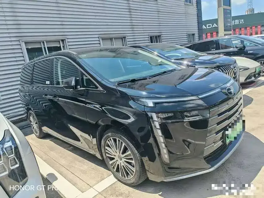GAC Motor 传祺E8 PHEV — фото 5