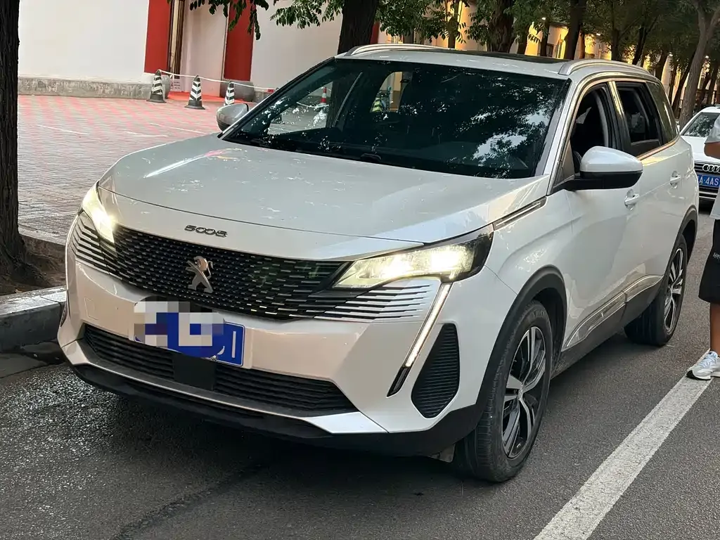 Peugeot 5008 — фото 1
