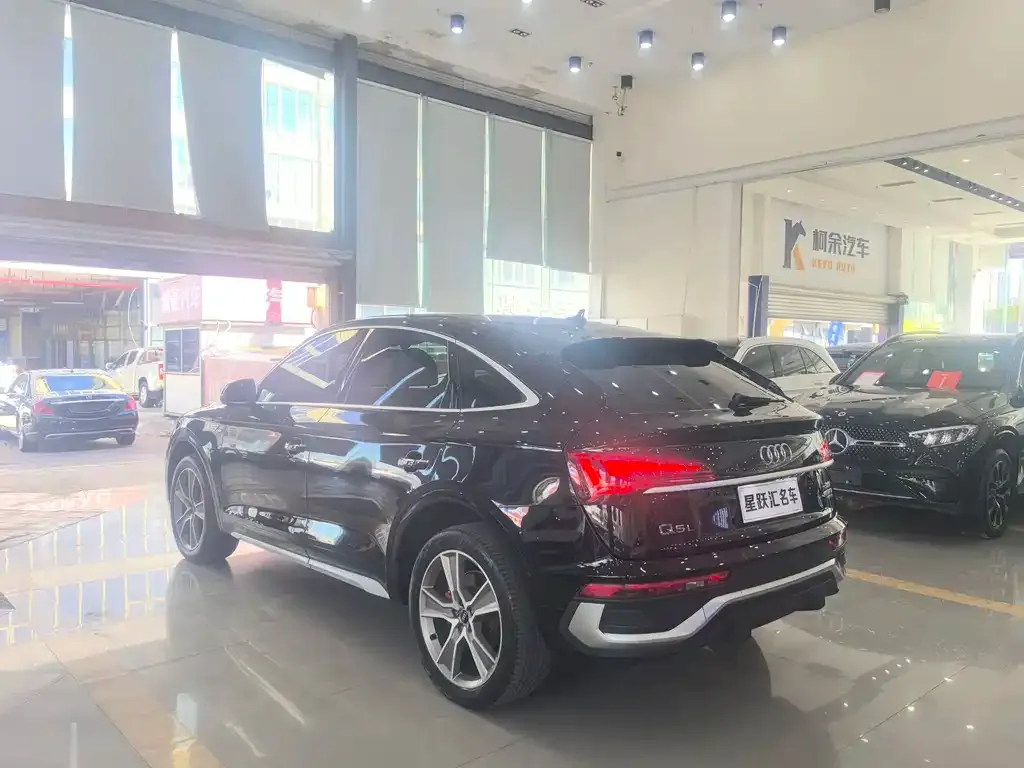 Audi Q5L Sportback — фото 6