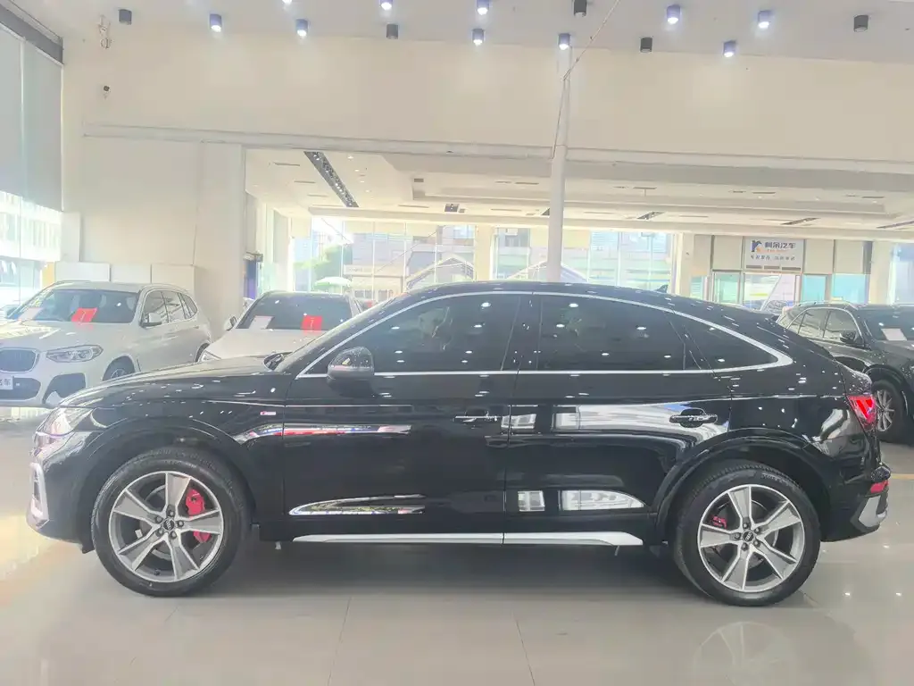 Audi Q5L Sportback — фото 2