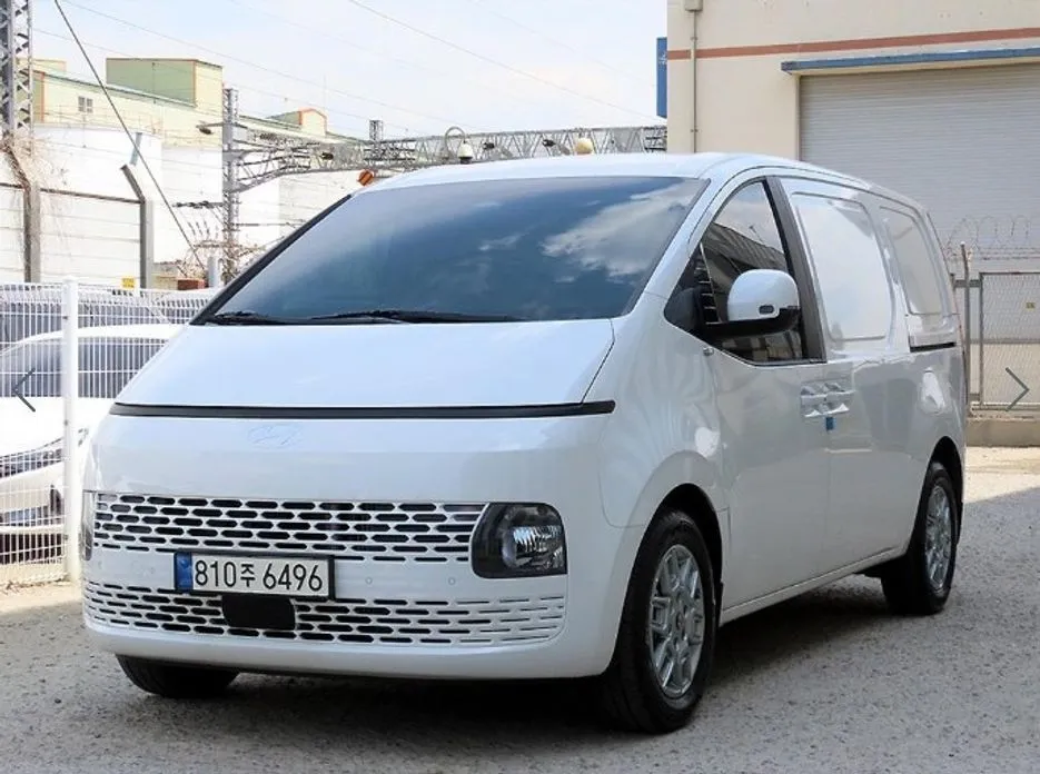Hyundai Staria