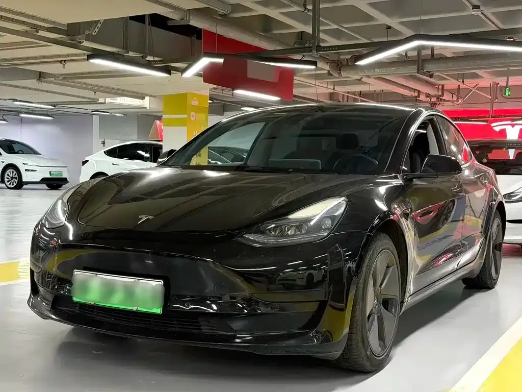 Tesla Model 3 — фото 1