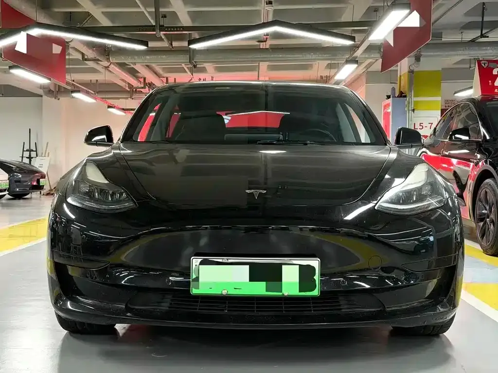 Tesla Model 3 — фото 4