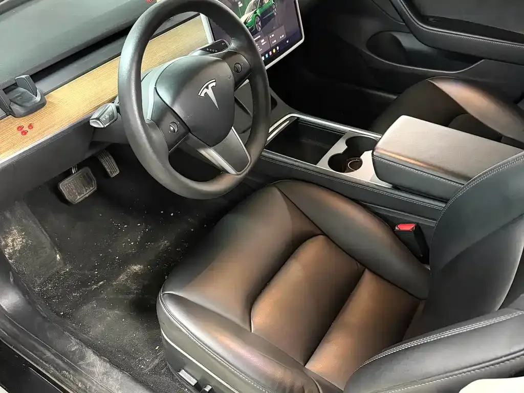 Tesla Model 3 — фото 3