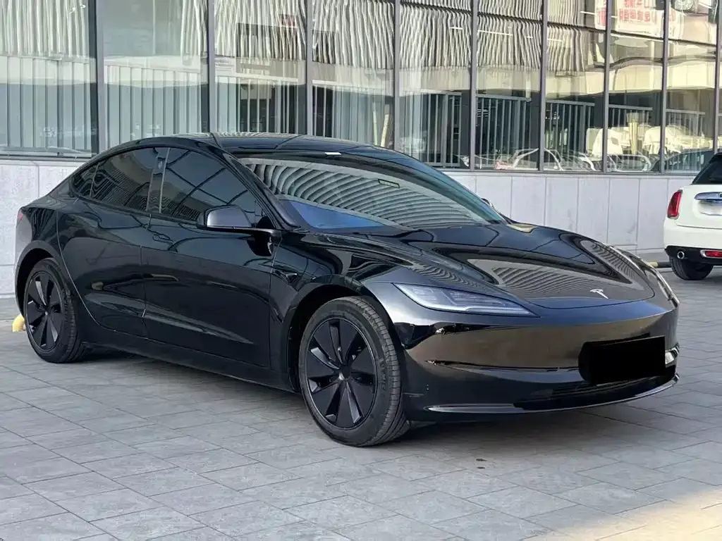 Tesla Model 3 — фото 3