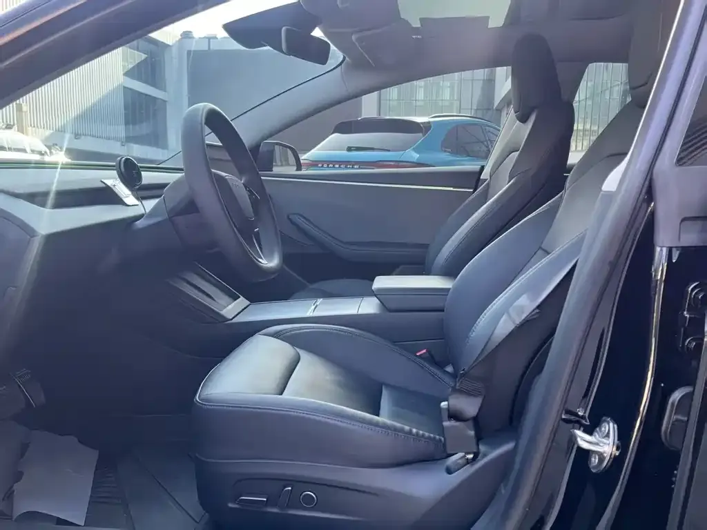 Tesla Model 3 — фото 2