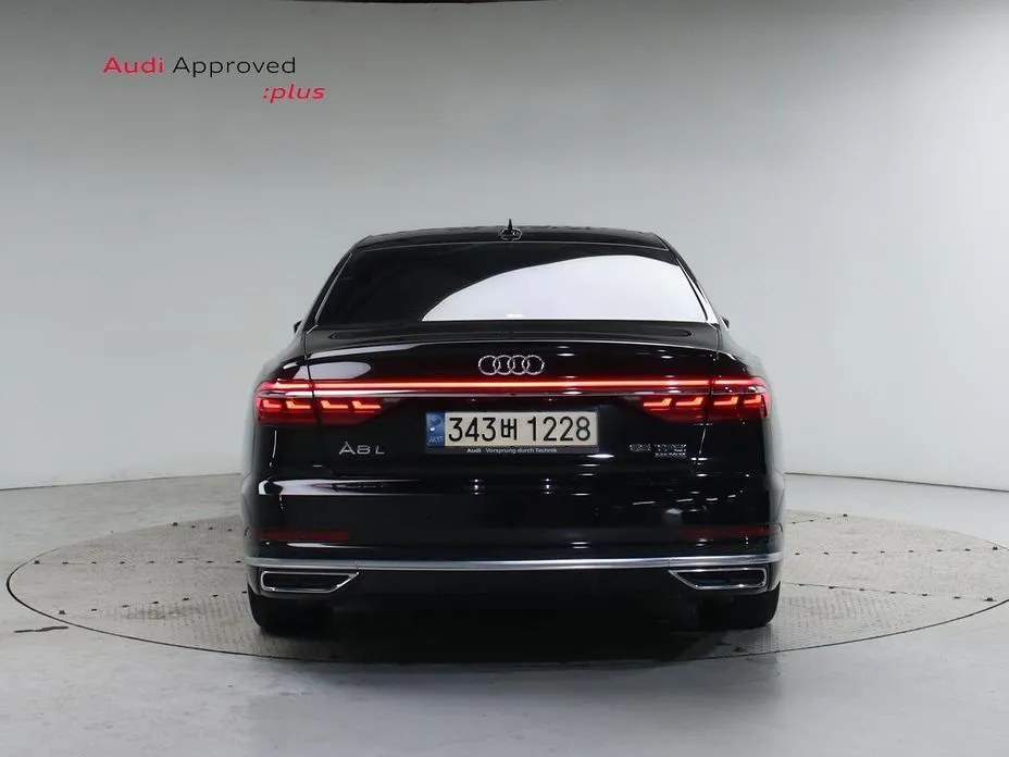 Audi A8 — фото 2