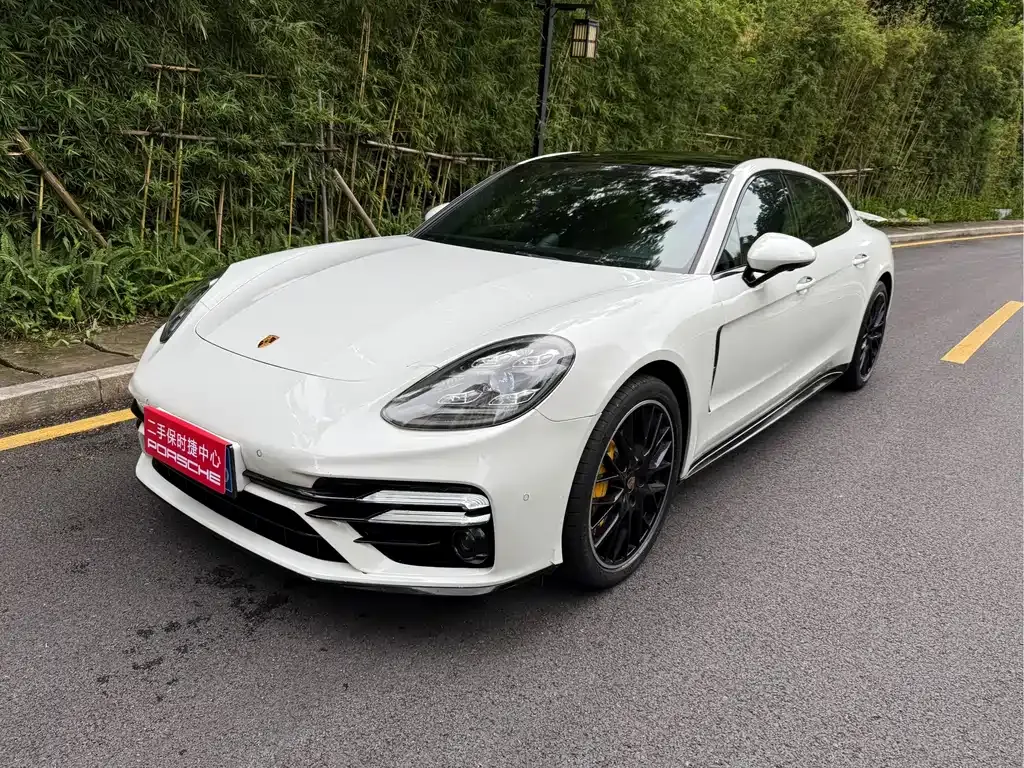 Porsche Panamera — фото 1