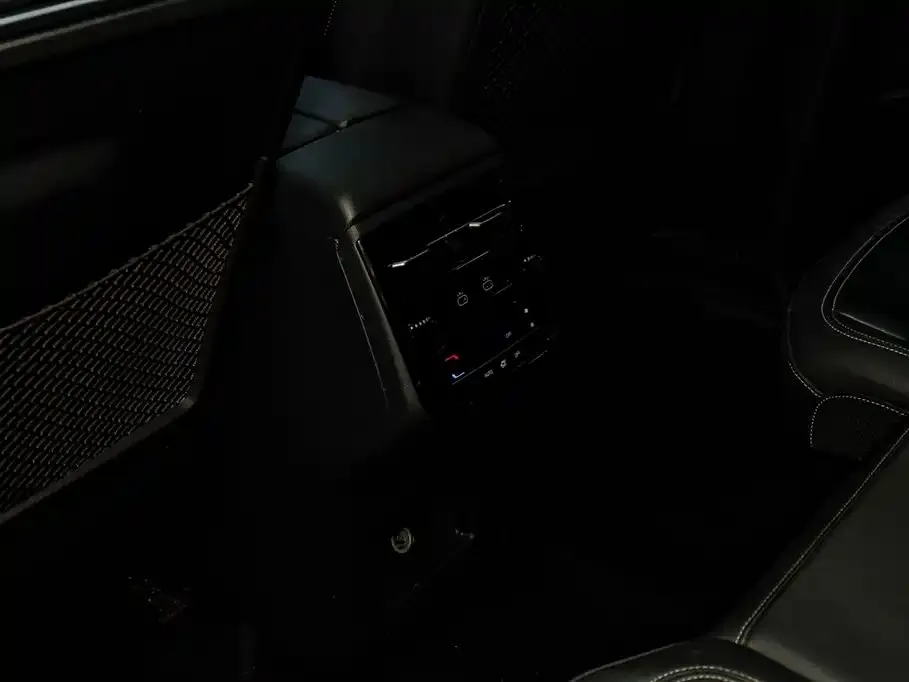 Audi Q6 2024 из CN, фото 2
