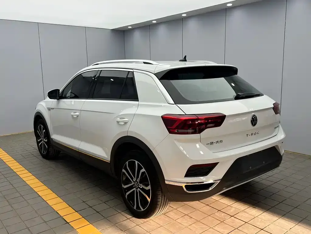 Volkswagen T-Roc — фото 5
