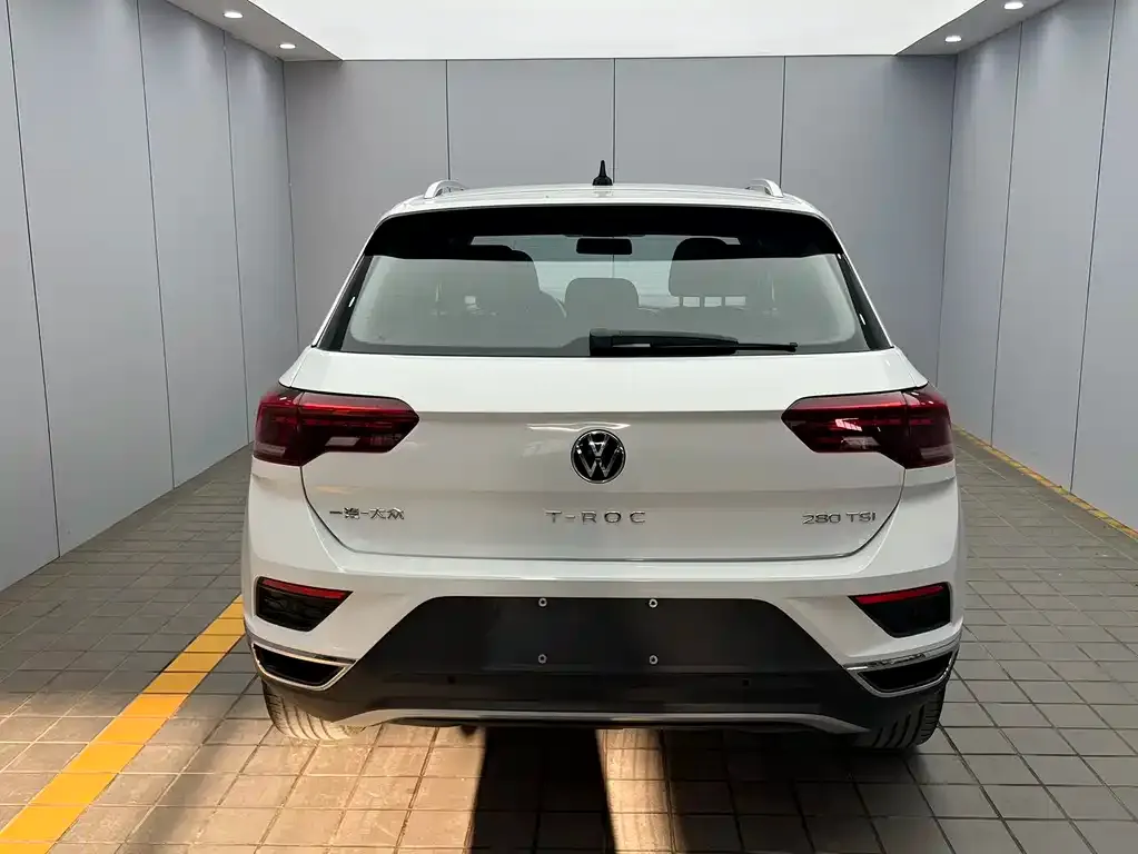 Volkswagen T-Roc — фото 2