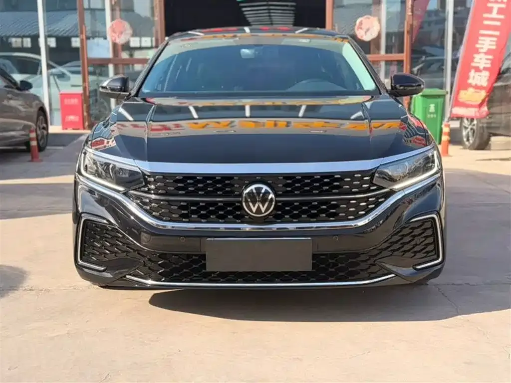 Volkswagen Passat — фото 1