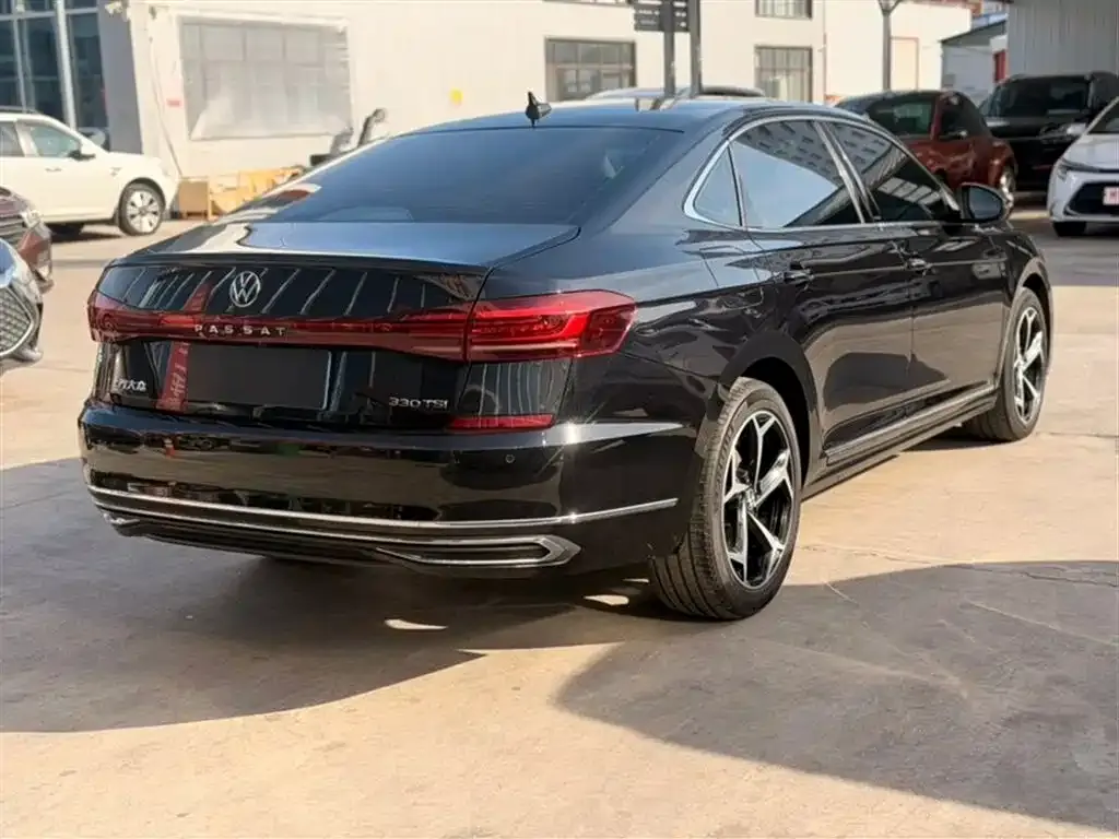 Volkswagen Passat — фото 4