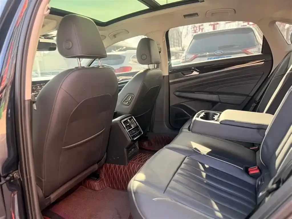 Volkswagen Passat — фото 6