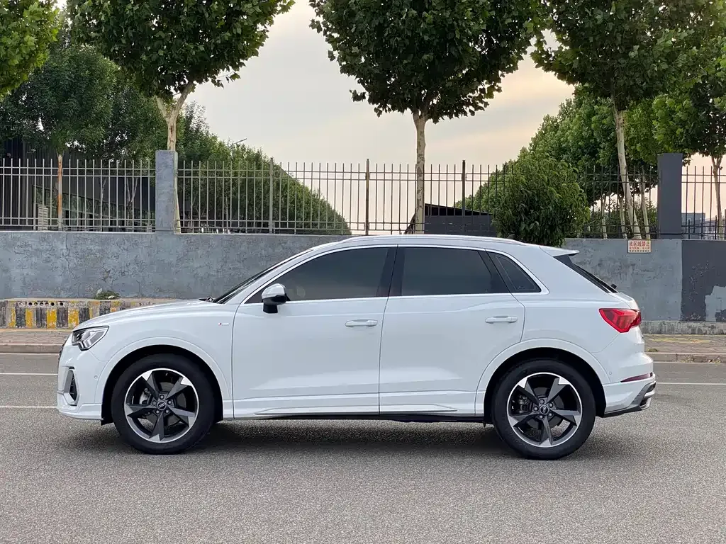 Audi Q3 — фото 6