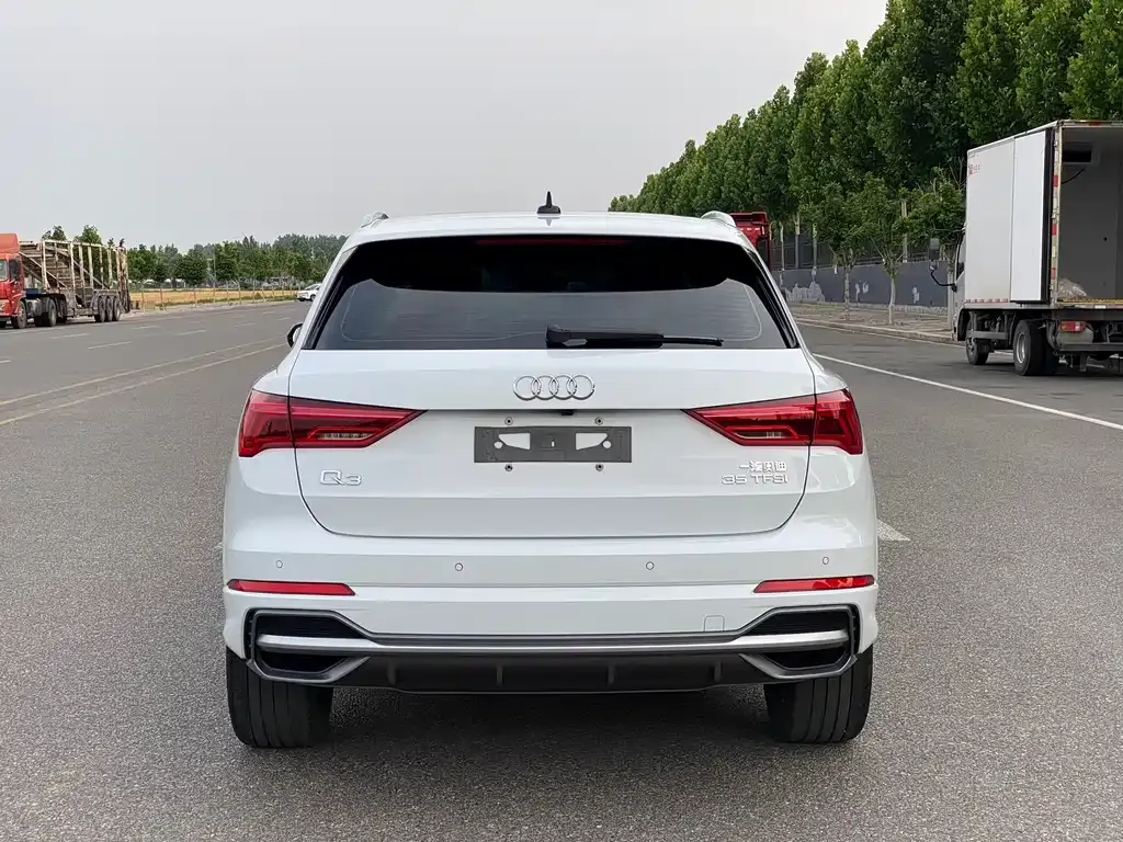 Audi Q3 — фото 10