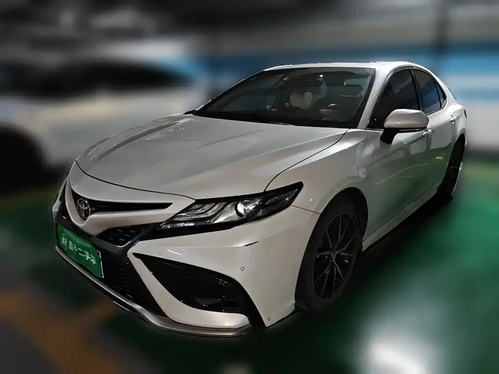 Toyota Camry — фото 7