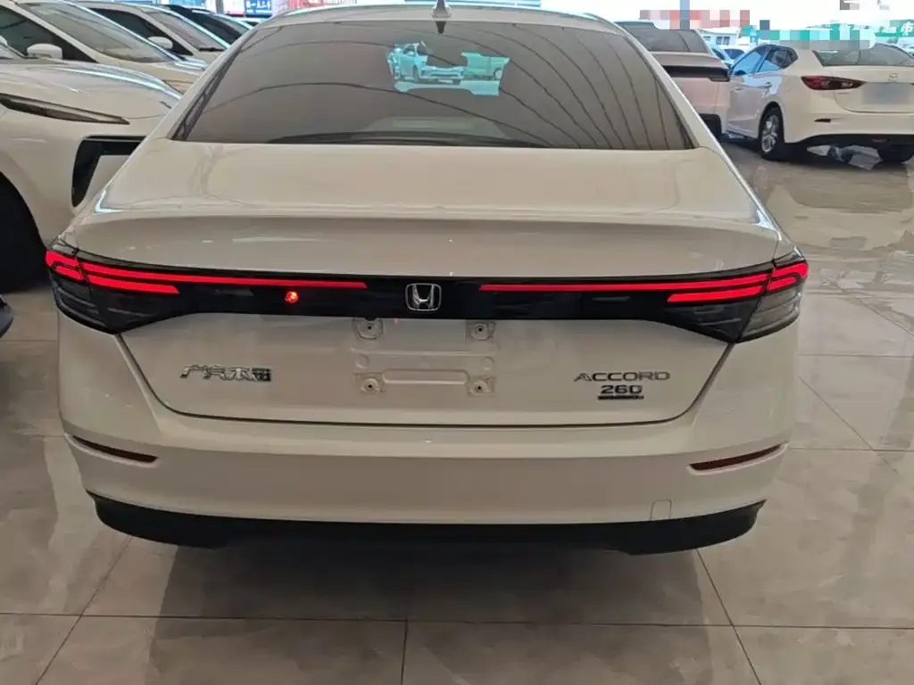 Honda Accord — фото 4