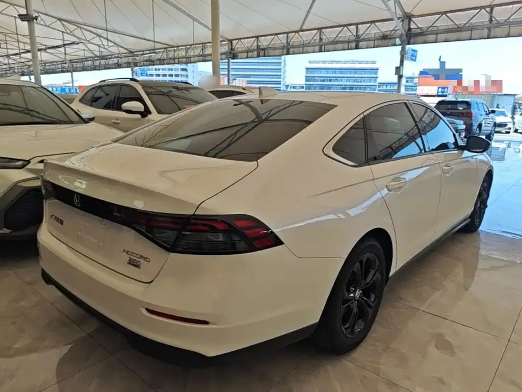 Honda Accord — фото 9