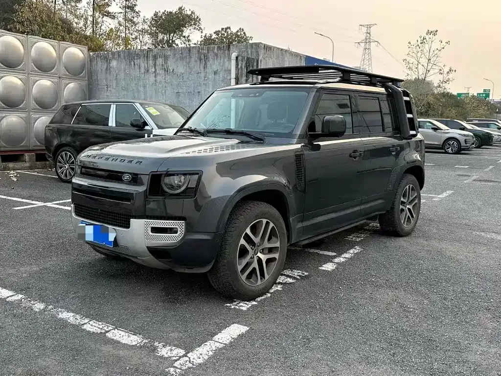 Land Rover Defender — фото 1