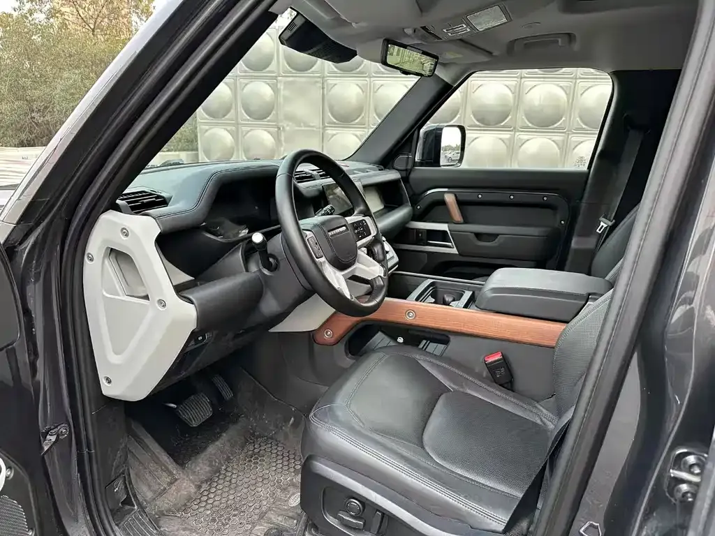 Land Rover Defender — фото 6