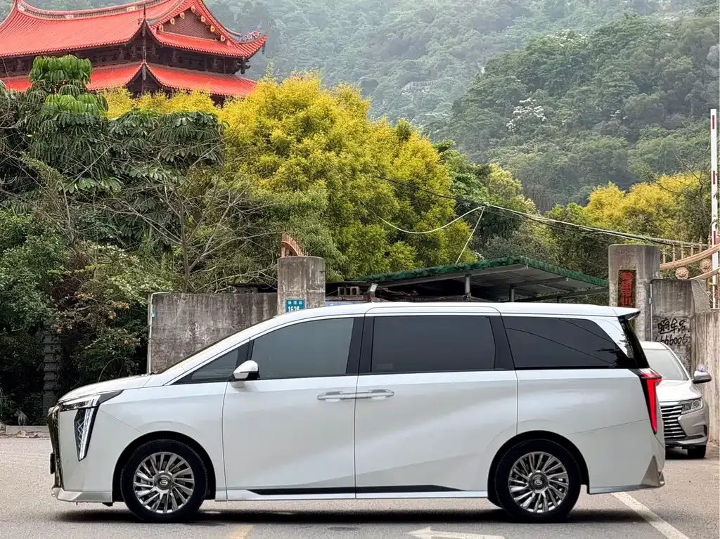 GAC Motor Trumpchi M8 — фото 7
