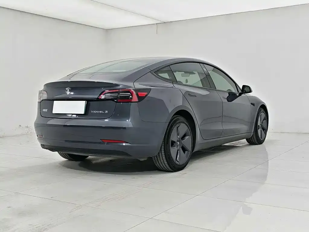 Tesla Model 3 — фото 5
