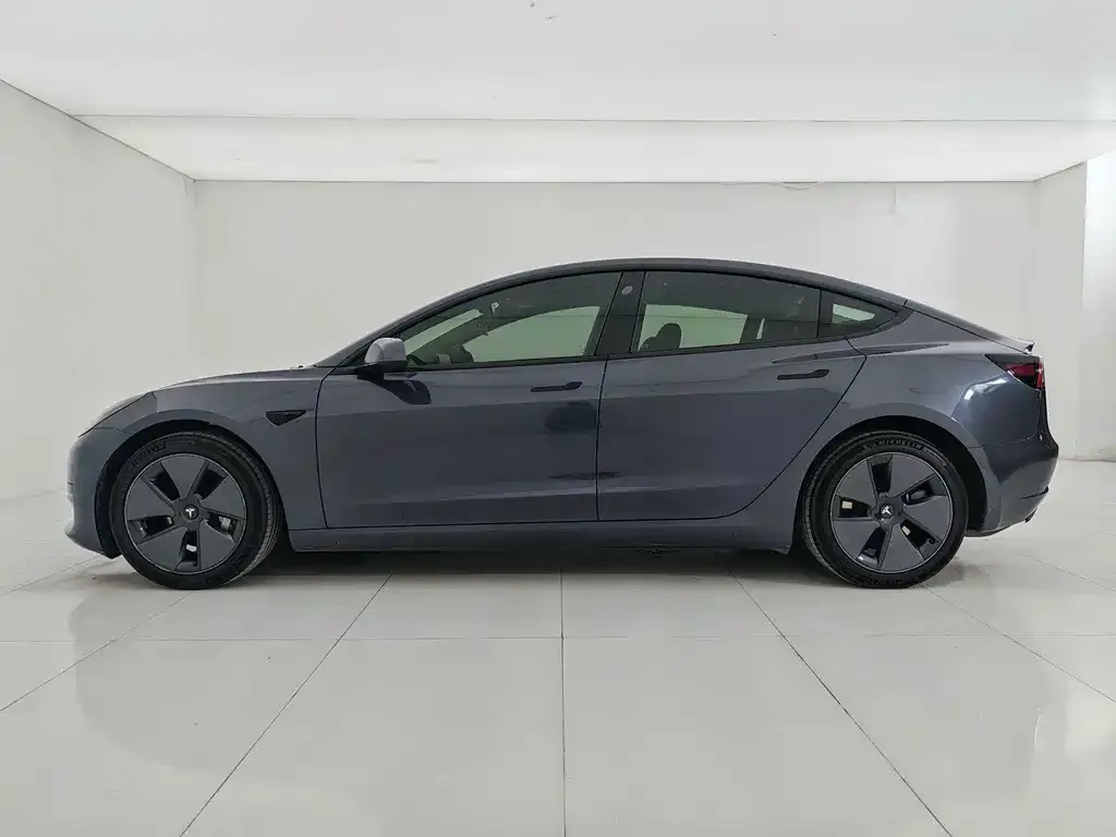 Tesla Model 3 — фото 3