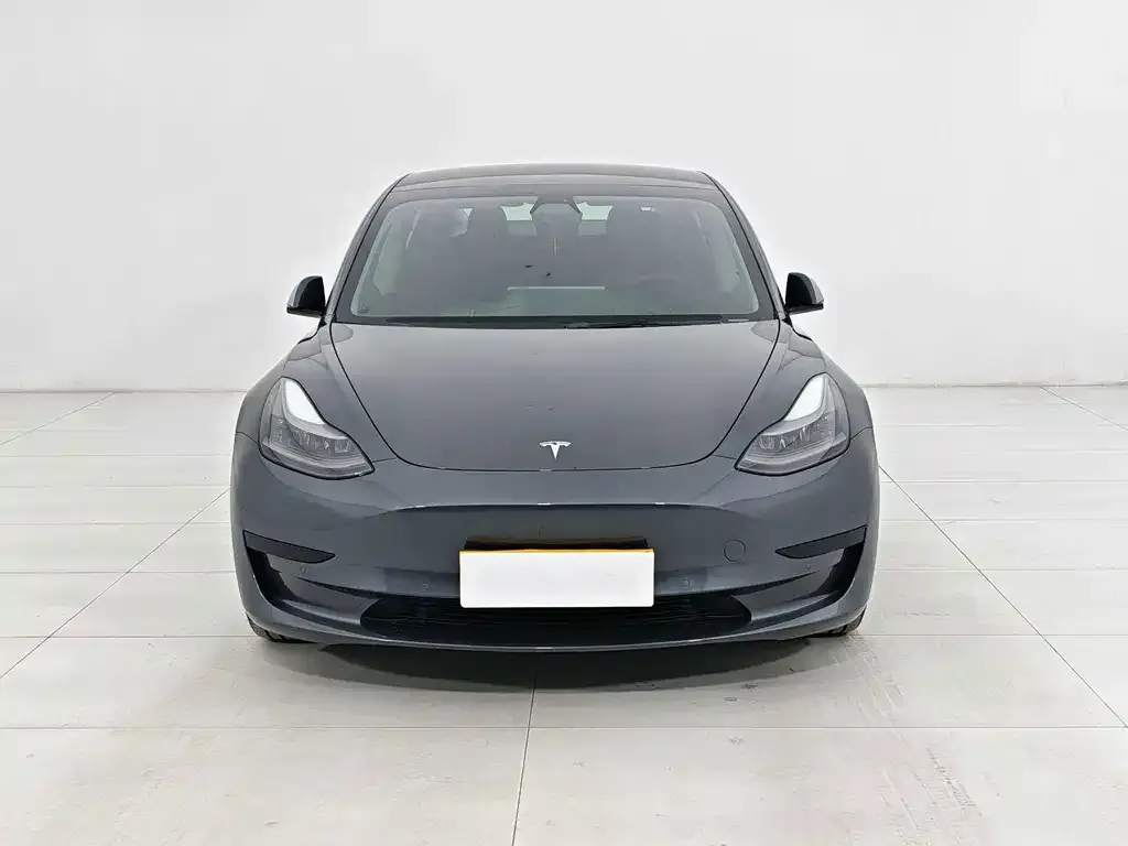 Tesla Model 3 — фото 9