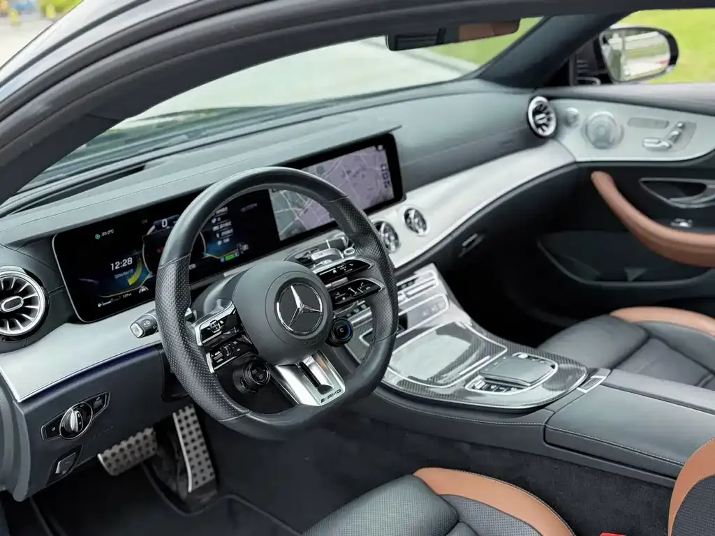 Mercedes-Benz E-Class AMG — фото 7