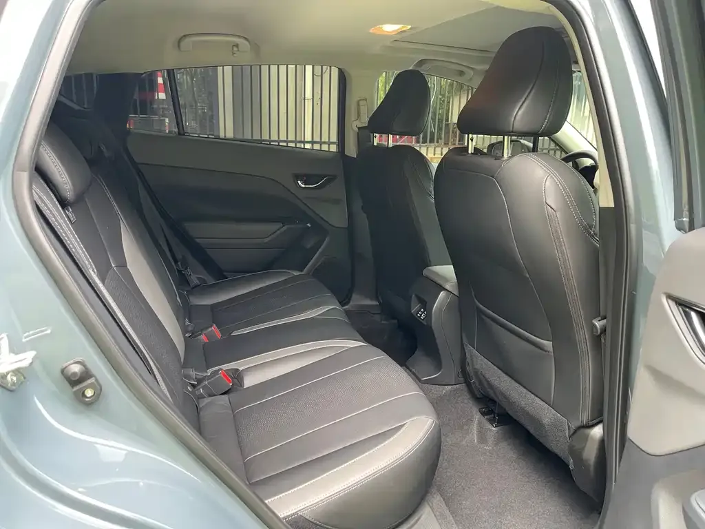 Subaru Crosstrek — фото 2