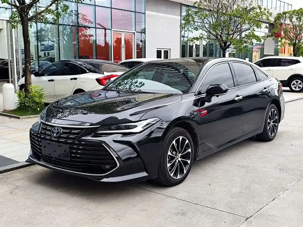 Toyota Avalon — фото 1