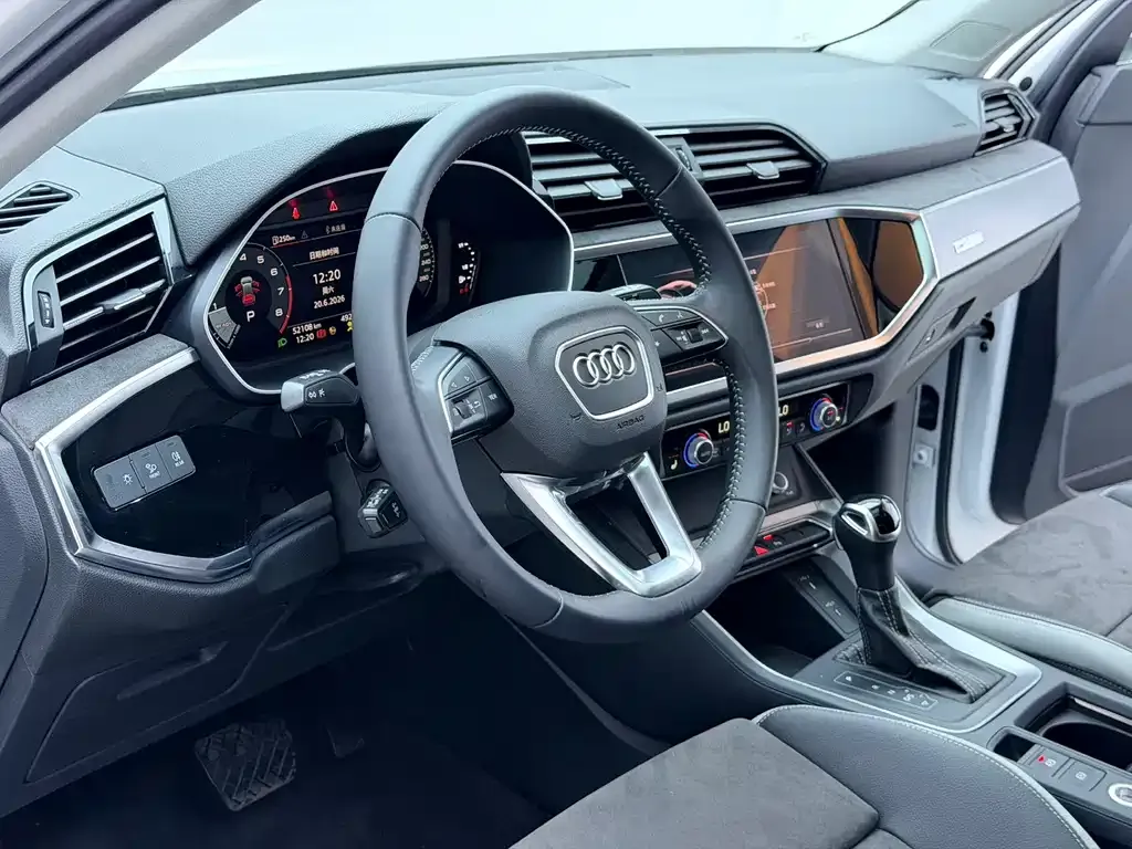 Audi Q3 — фото 8