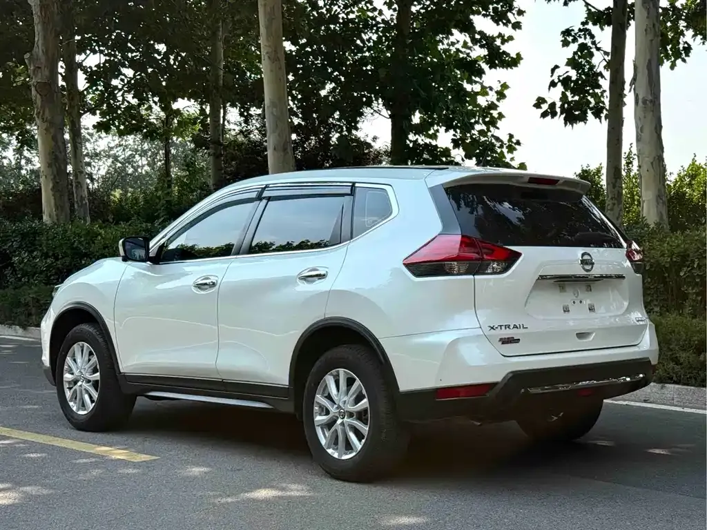Nissan X-Trail — фото 8