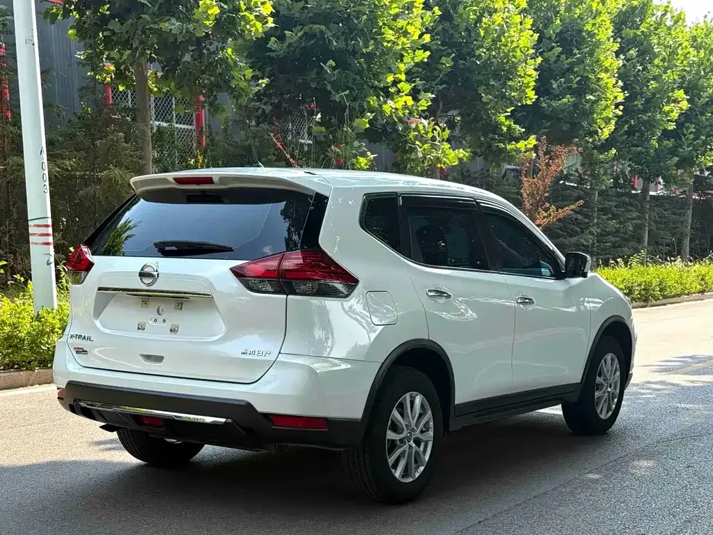 Nissan X-Trail — фото 10