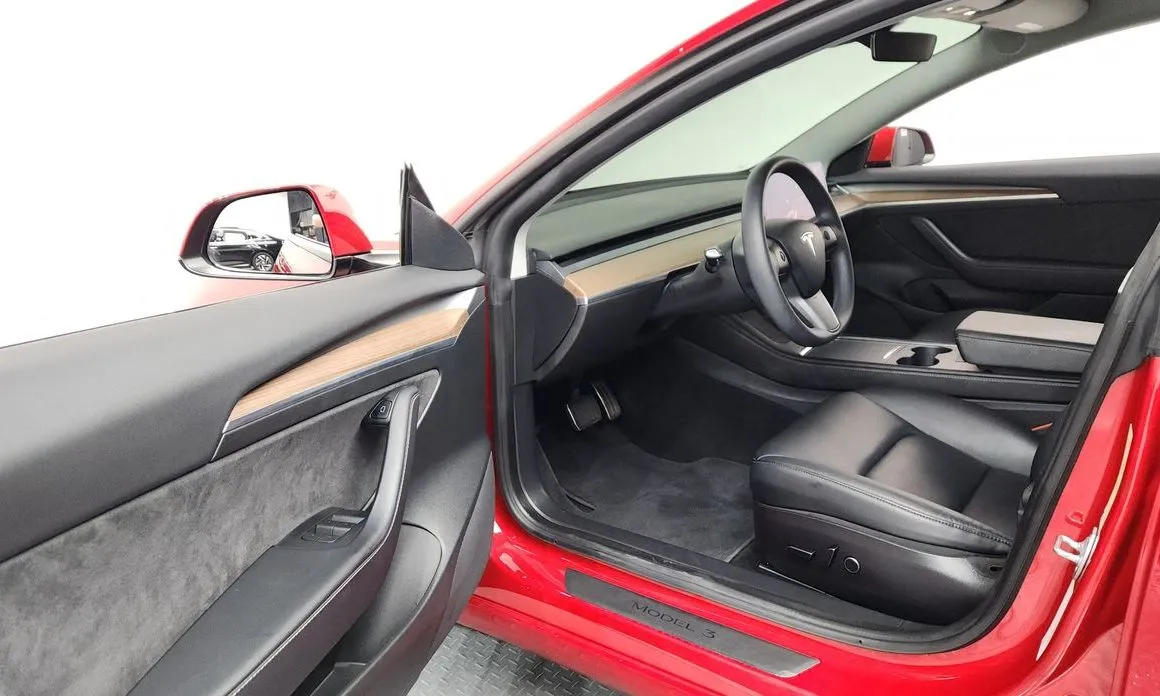 Tesla Model 3 — фото 10