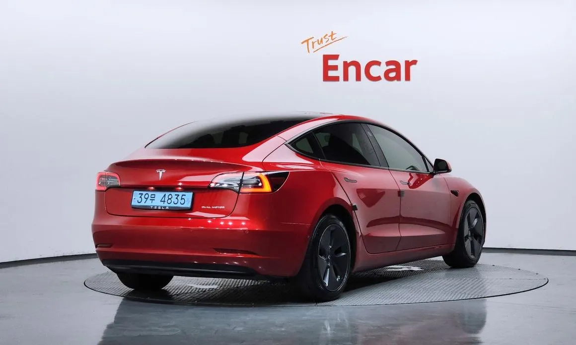 Tesla Model 3 — фото 3