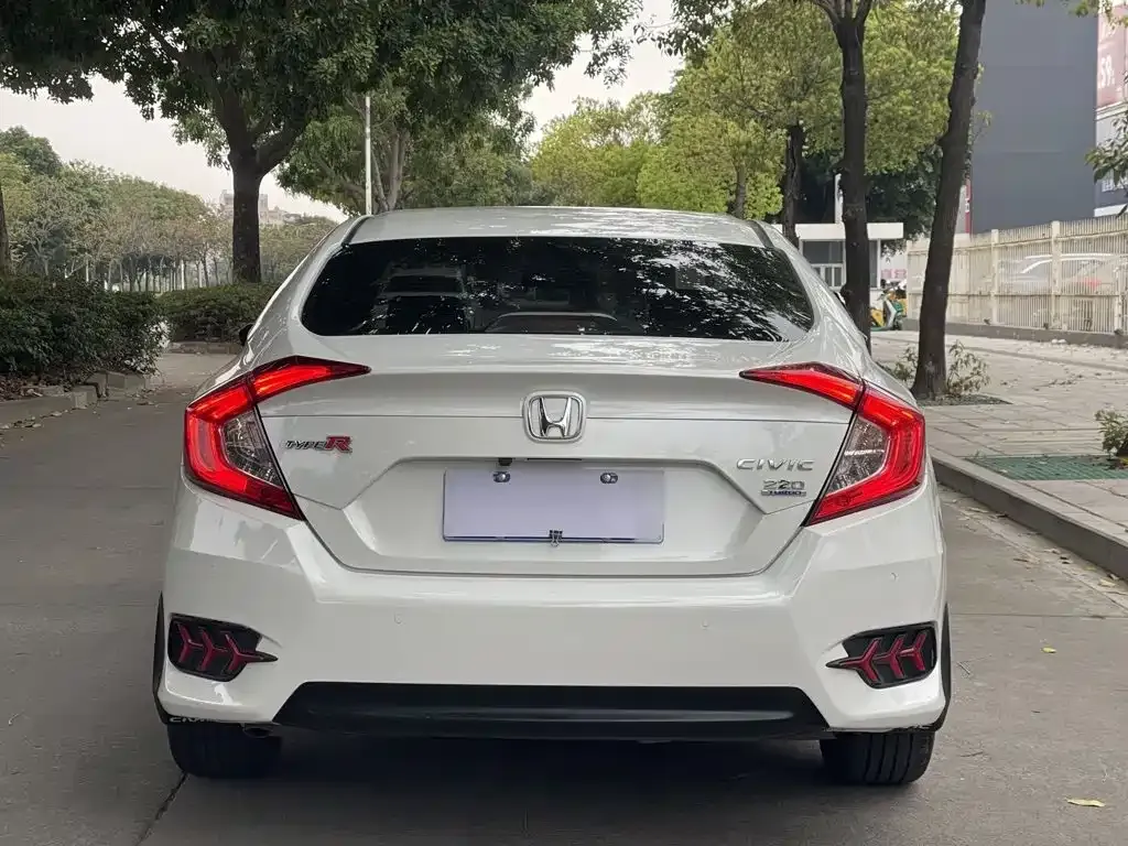 Honda Civic — фото 7