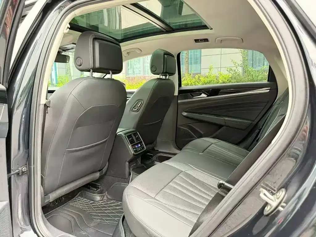 Volkswagen Passat — фото 4