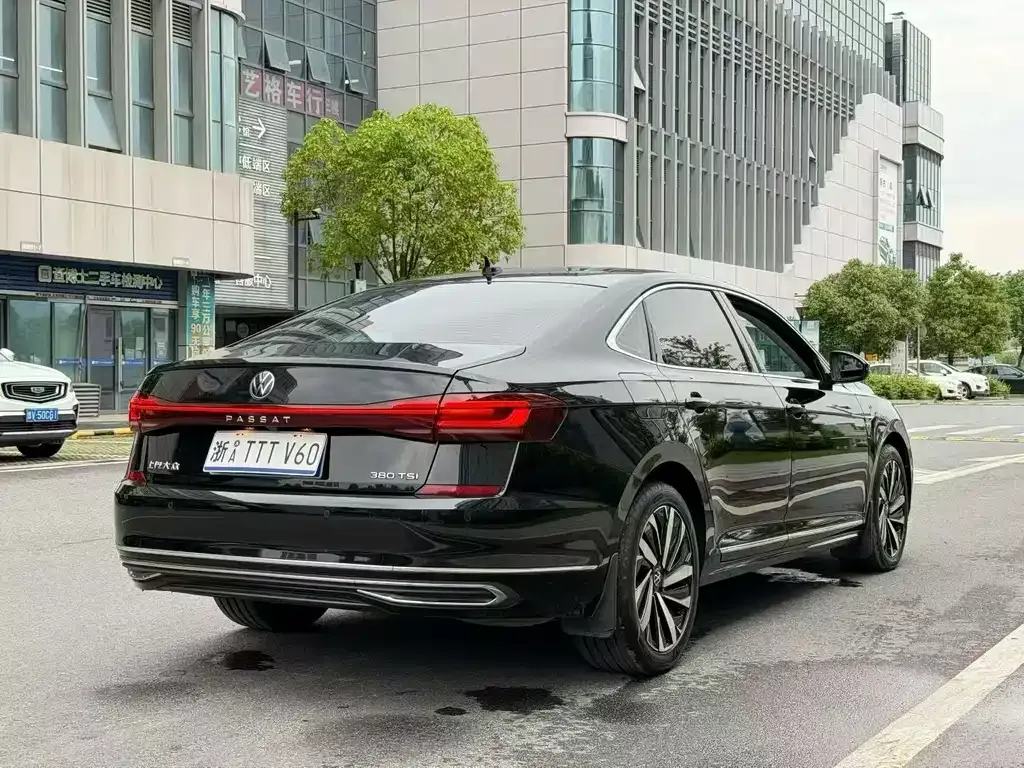 Volkswagen Passat — фото 3