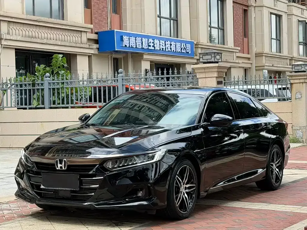 Honda Accord — фото 1